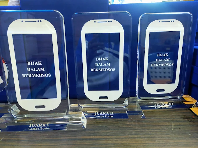 Plakat Akrilik Persegi 